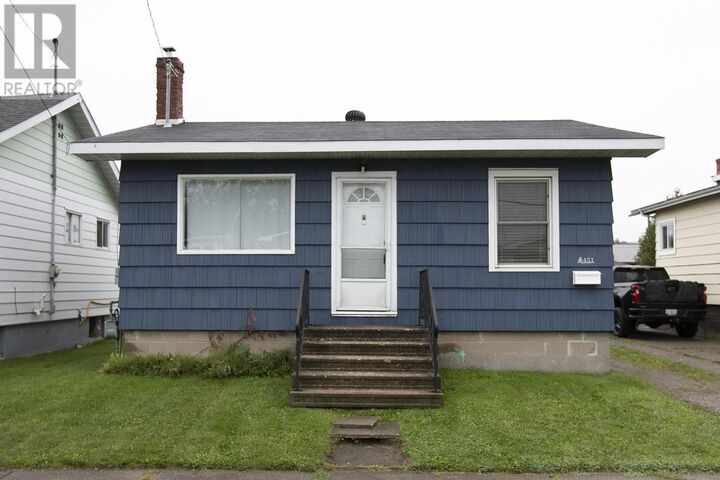 Property Photo:  451 First Ave  ON P6C 4N9 
