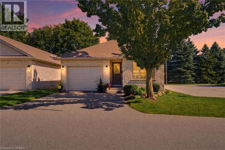 Property Photo:  73 Morton Avenue West 9  ON N3R 2N7 
