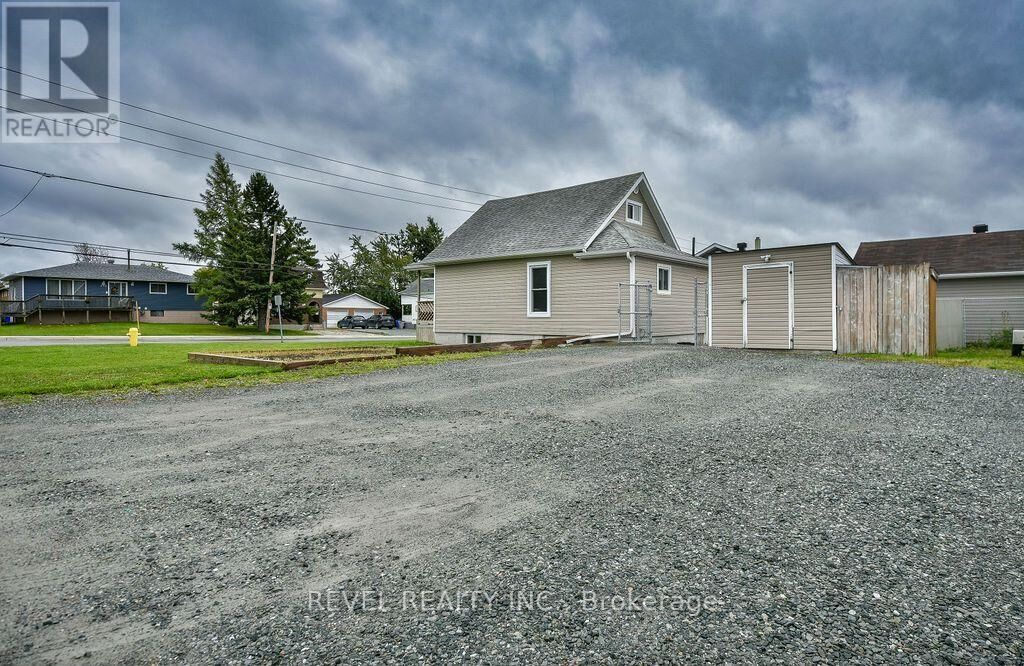 Property Photo: 583 Maclean Drive ON P4N 4W9