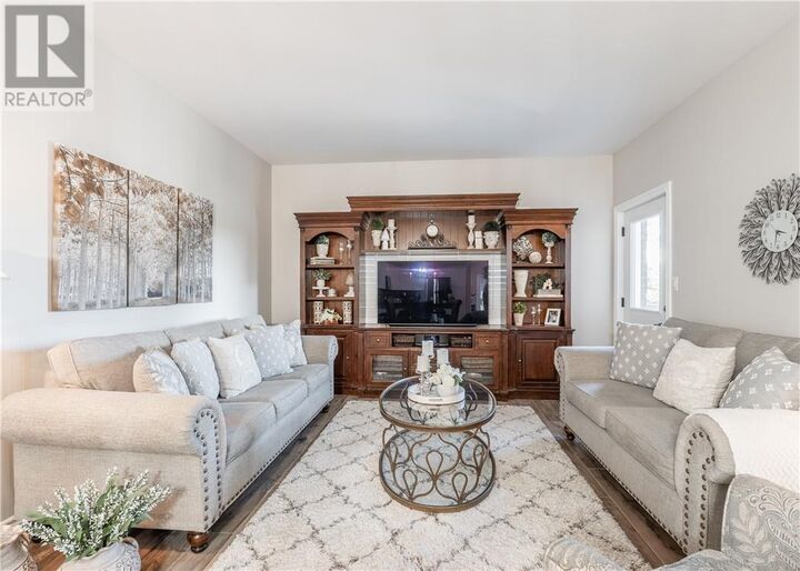 Property Photo:  2512 Parkview Drive Unit# B3  ON  