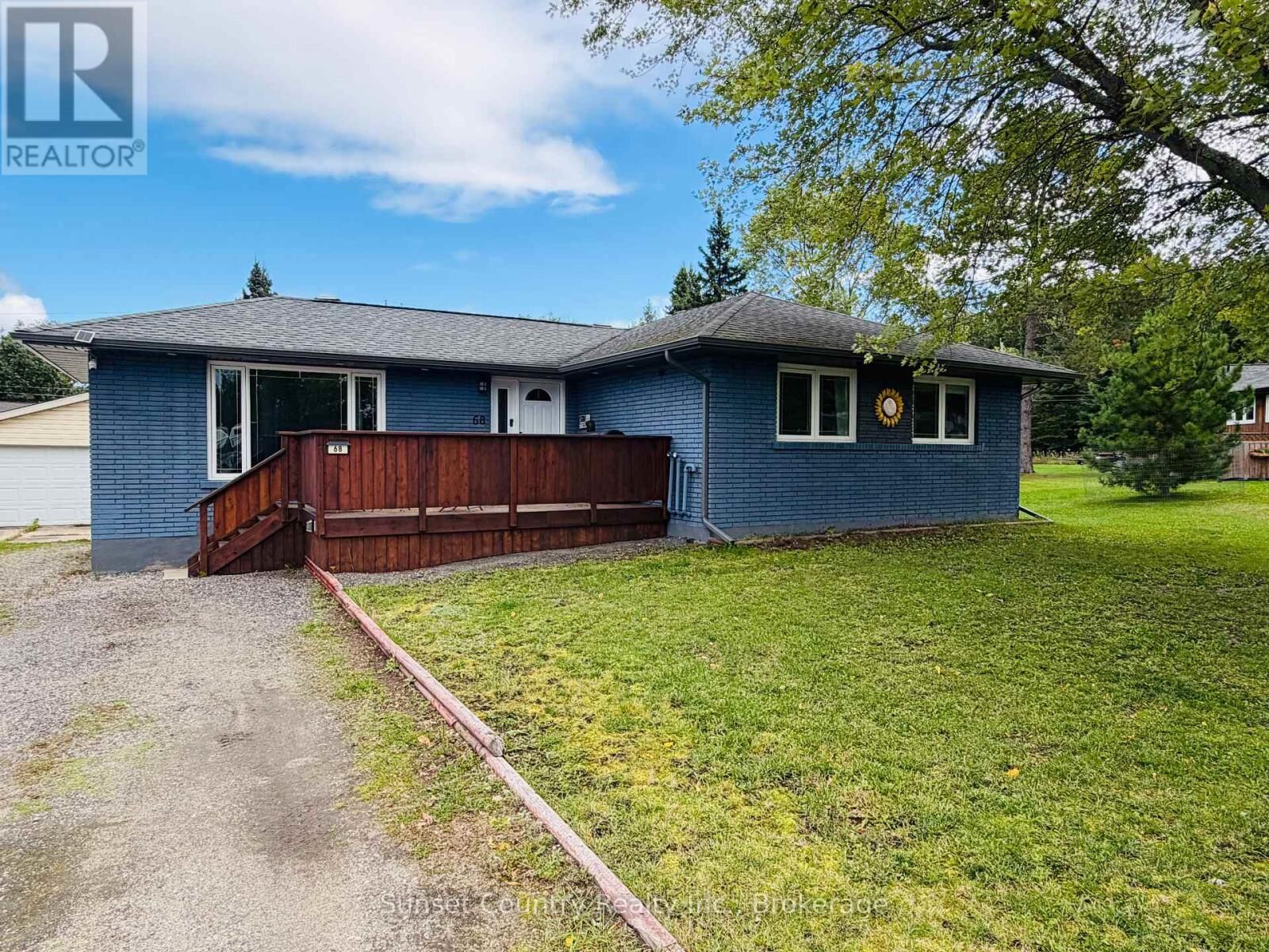 Property Photo:  68 Dingwall Parkway  ON P8N 1T4 