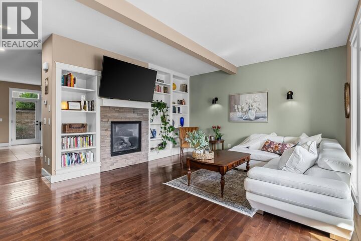 Property Photo: 2283 Shannon Heights Court 6 BC V4T 3B9