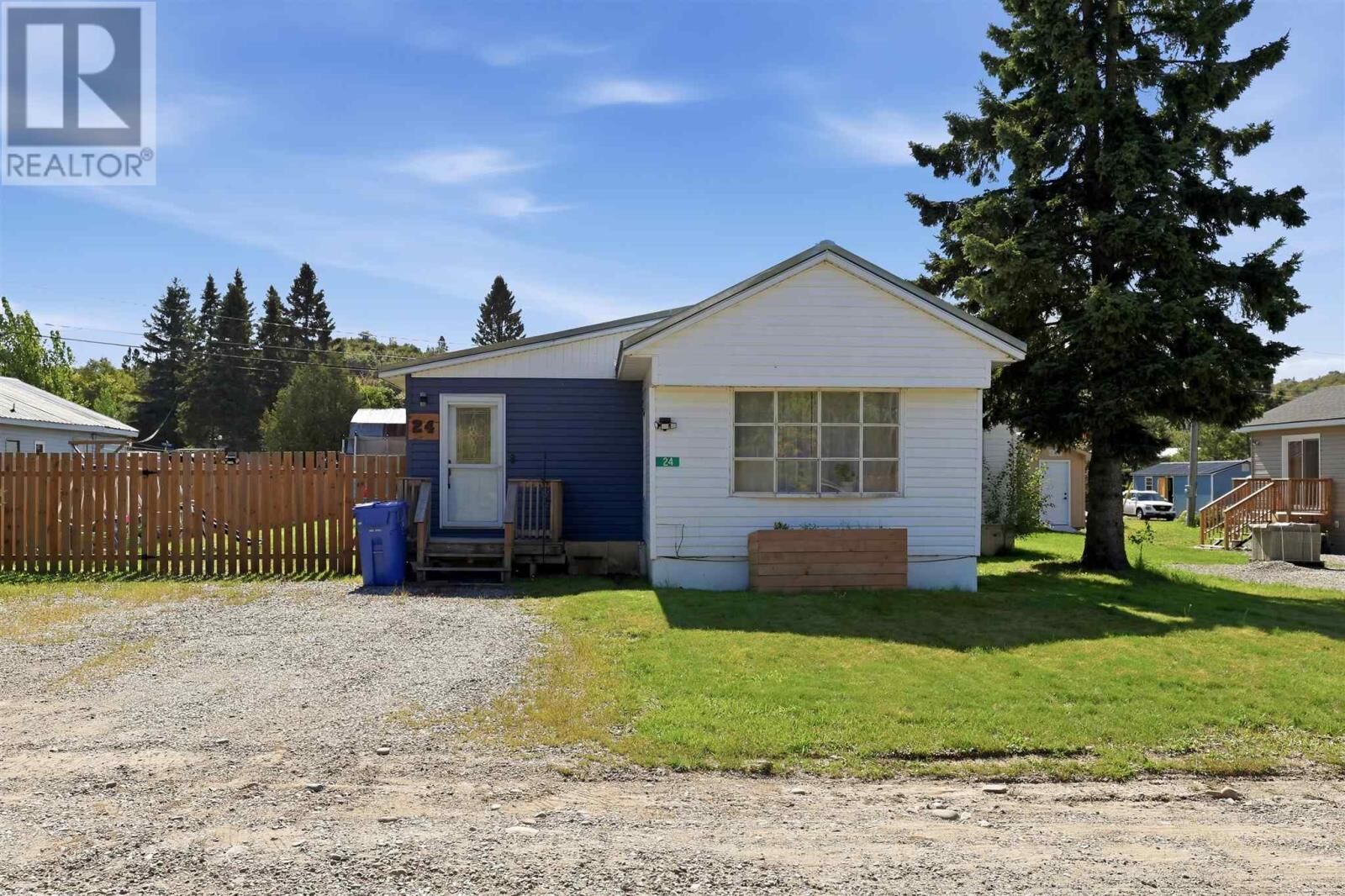 Property Photo:  24 Daniel Ct  ON P6A 5K7 