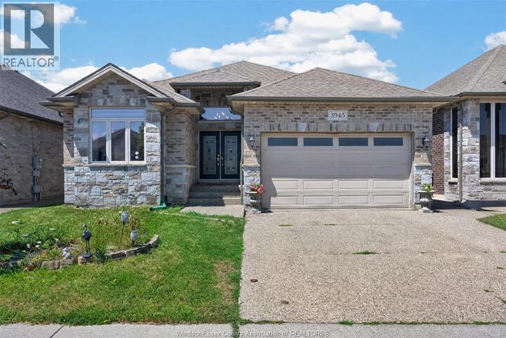 Property Photo:  3945 Zanzibar Crescent  ON N9G 0A5 