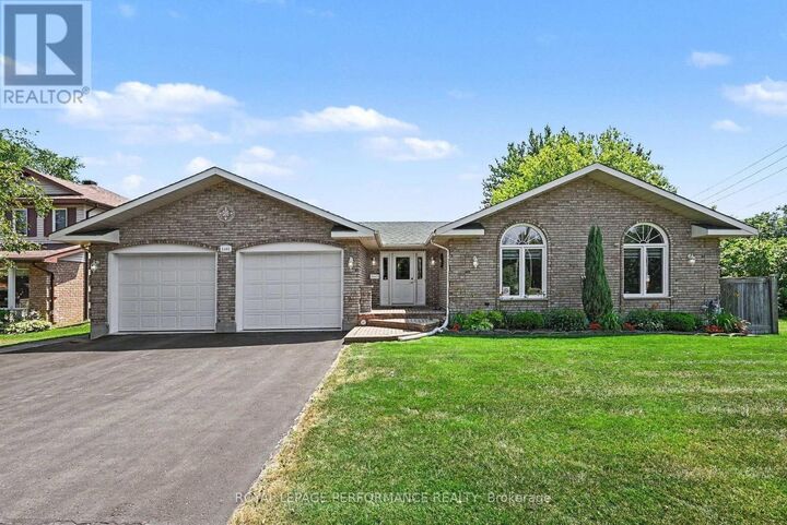Property Photo:  1401 Holy Cross Boulevard  ON K6H 6Z5 