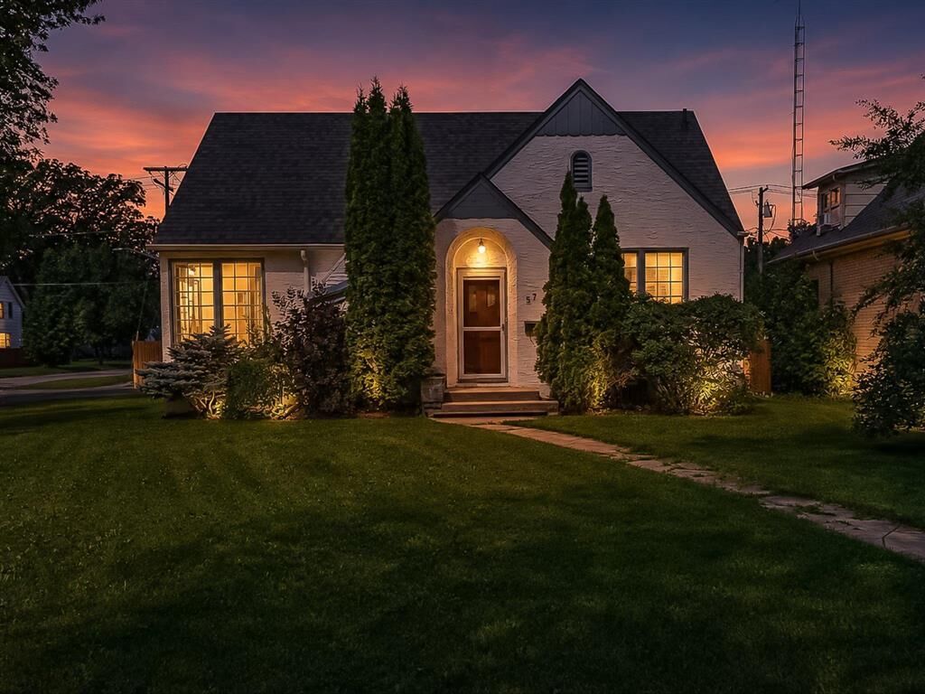 Property Photo:  57 Strathcona Road  MB R1N 2J2 