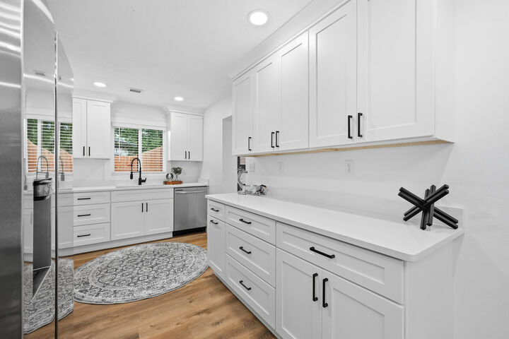Property Photo:  640 Cornwall Terrace  FL 32569 