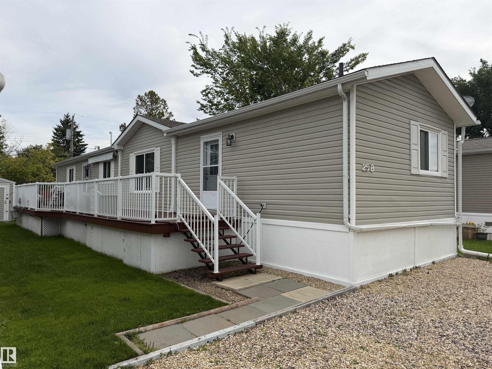 Property Photo:  25B 4515 50 Avenue  AB T7N 1J6 