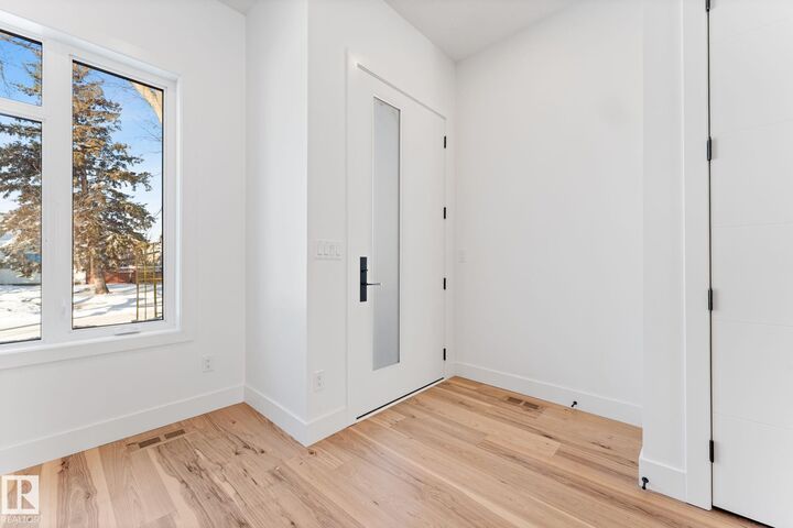 Property Photo:  11021 132 Street NW  AB T8N 7K9 