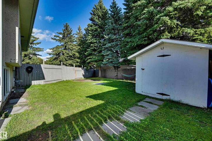 Property Photo:  9125B 94 Avenue  AB T8L 1B8 