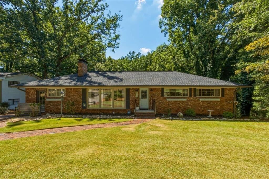 Property Photo:  613 Holly Drive S  GA 30501 