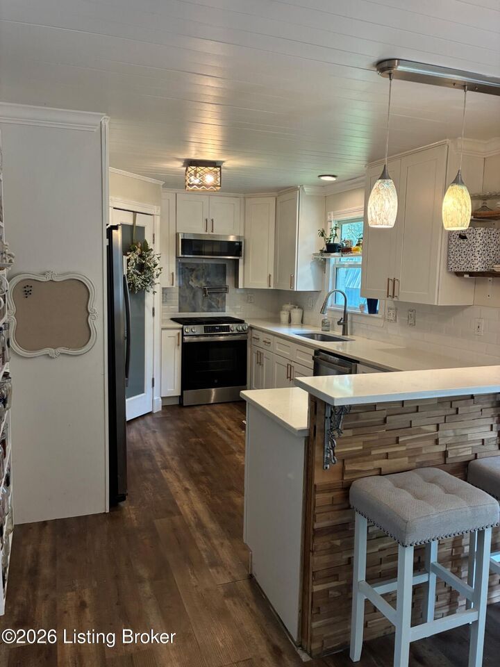 Property Photo: 1414 South Dr KY 40065