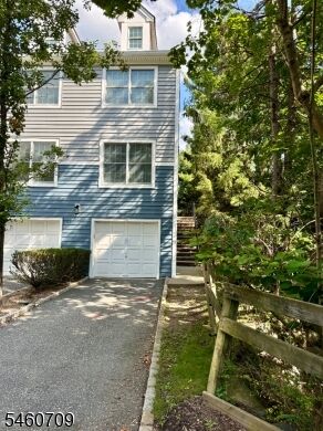 Property Photo:  629 Fairfax Dr 629  NJ 07446 