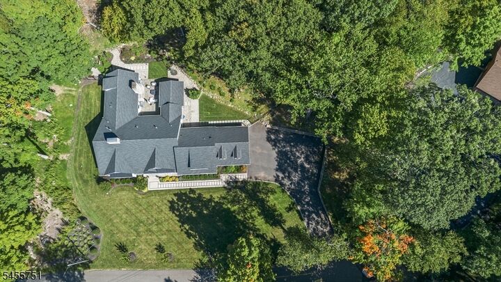 Property Photo:  456 Laurel Ter  NJ 07405 
