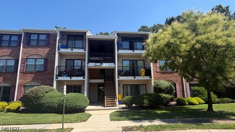 Property Photo: 500 Danbury Ln NJ 08816