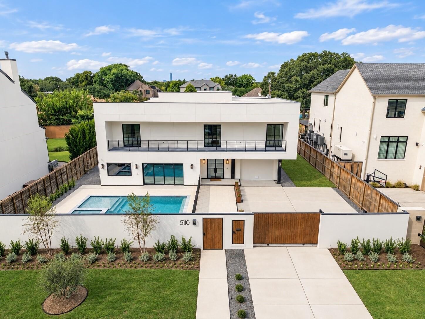 Property Photo:  5110 Glenmeadow Drive  TX 77096 