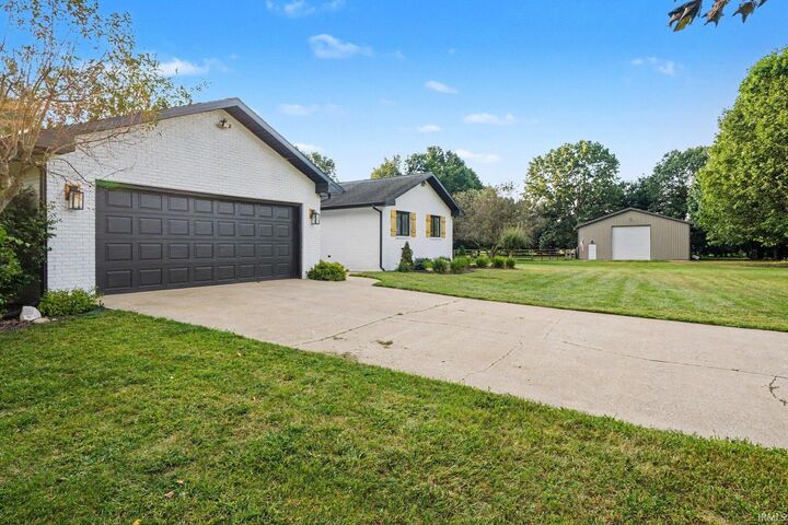 Property Photo: 19964 County Road 18 IN 46528