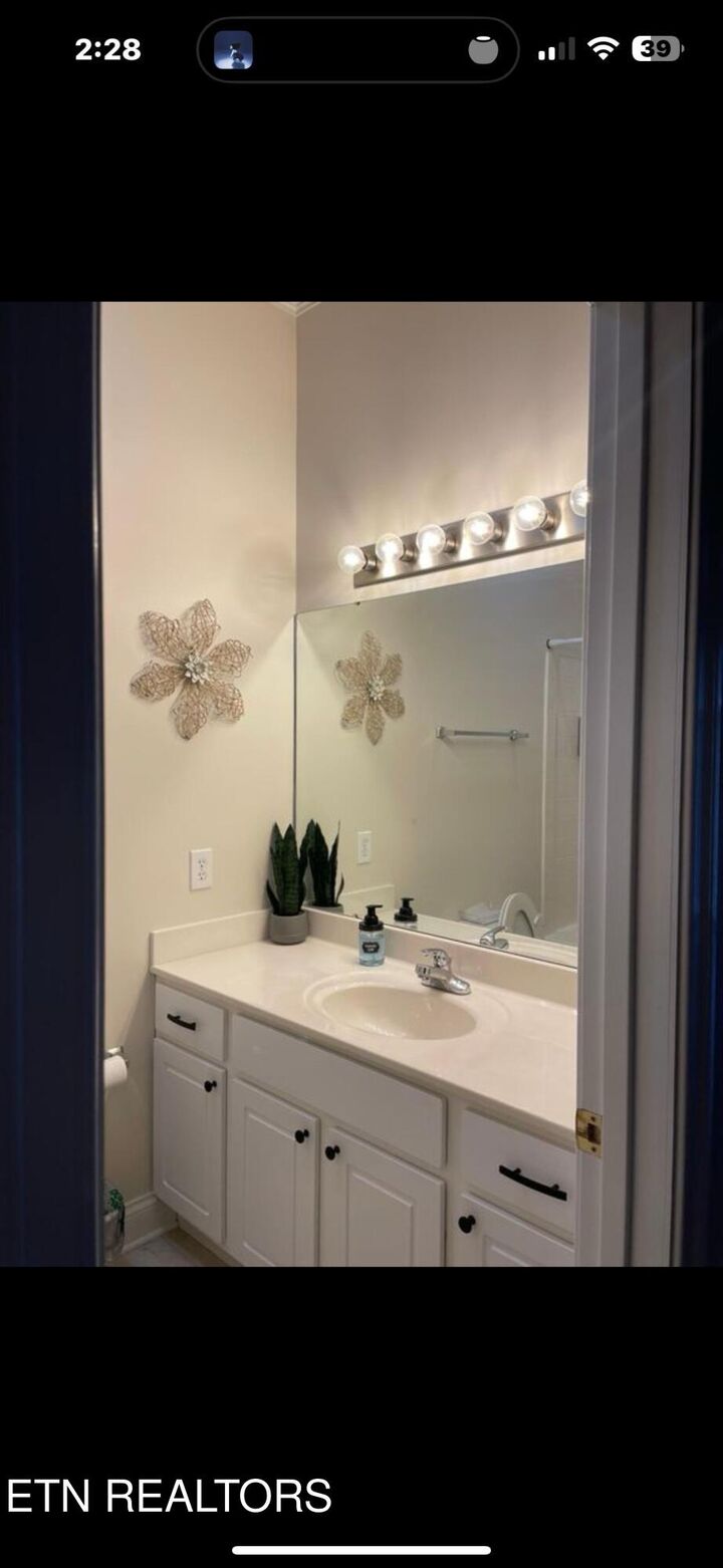 Property Photo:  176 Market St  TN 37763 