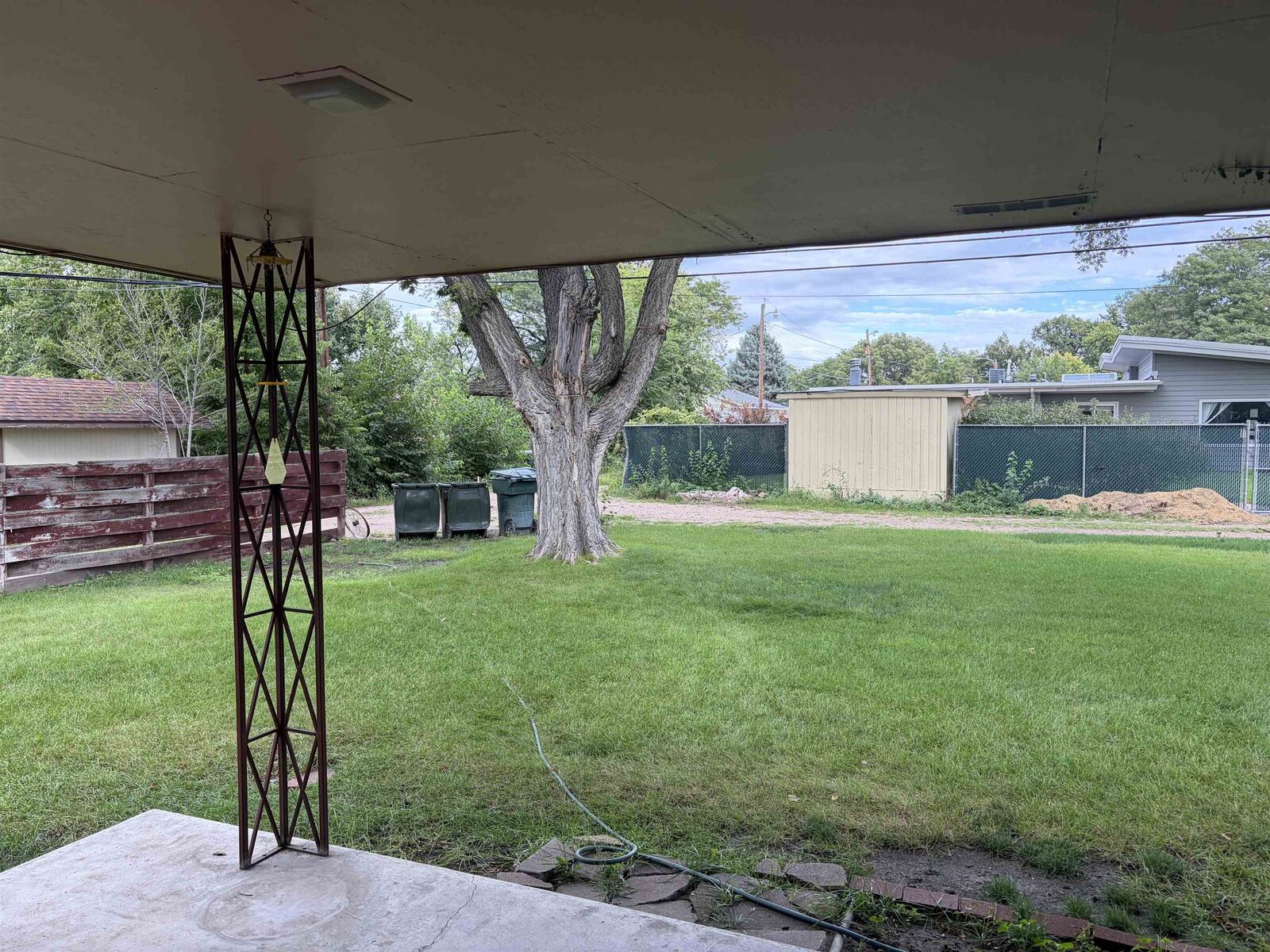 Property Photo: 215 S Jefferson Ave NE 69101