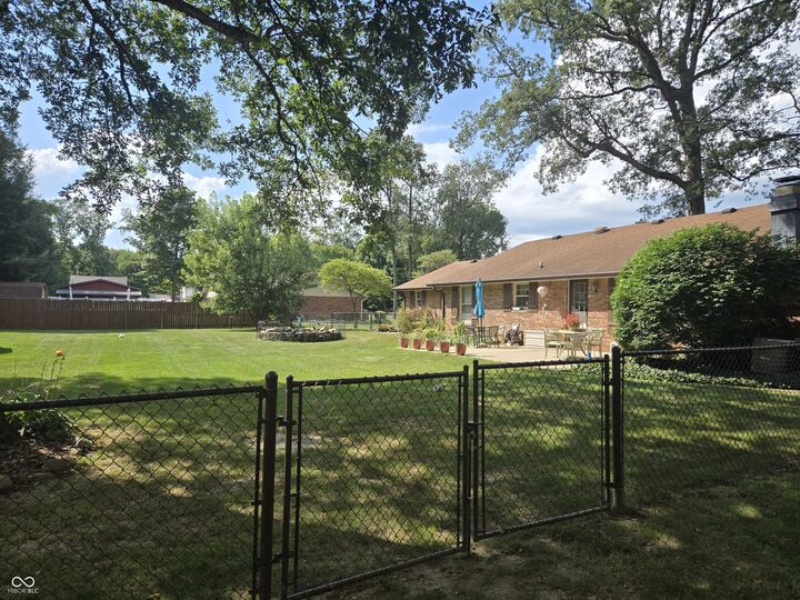 Property Photo: 2025 W 600 S IN 46013