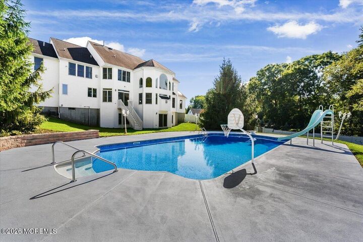 Property Photo:  10 Huxley Court  NJ 07746 