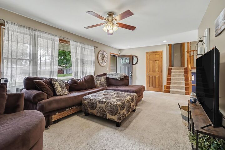 Property Photo: 155 Kay Street IL 60442