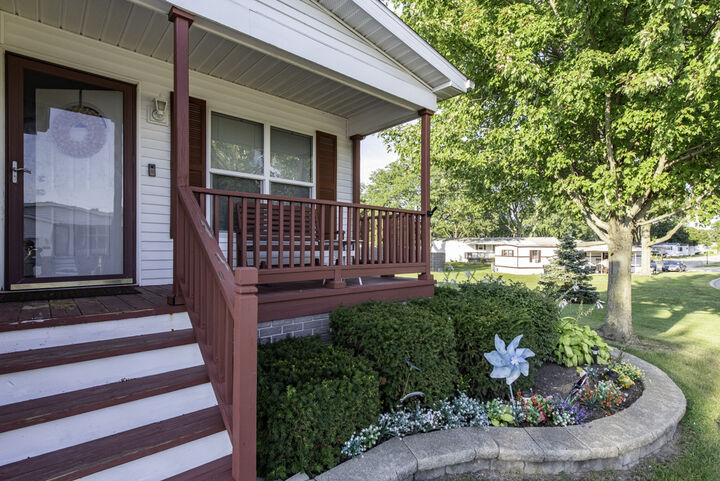 Property Photo:  3300 Evergreen Lane  IL 60085 