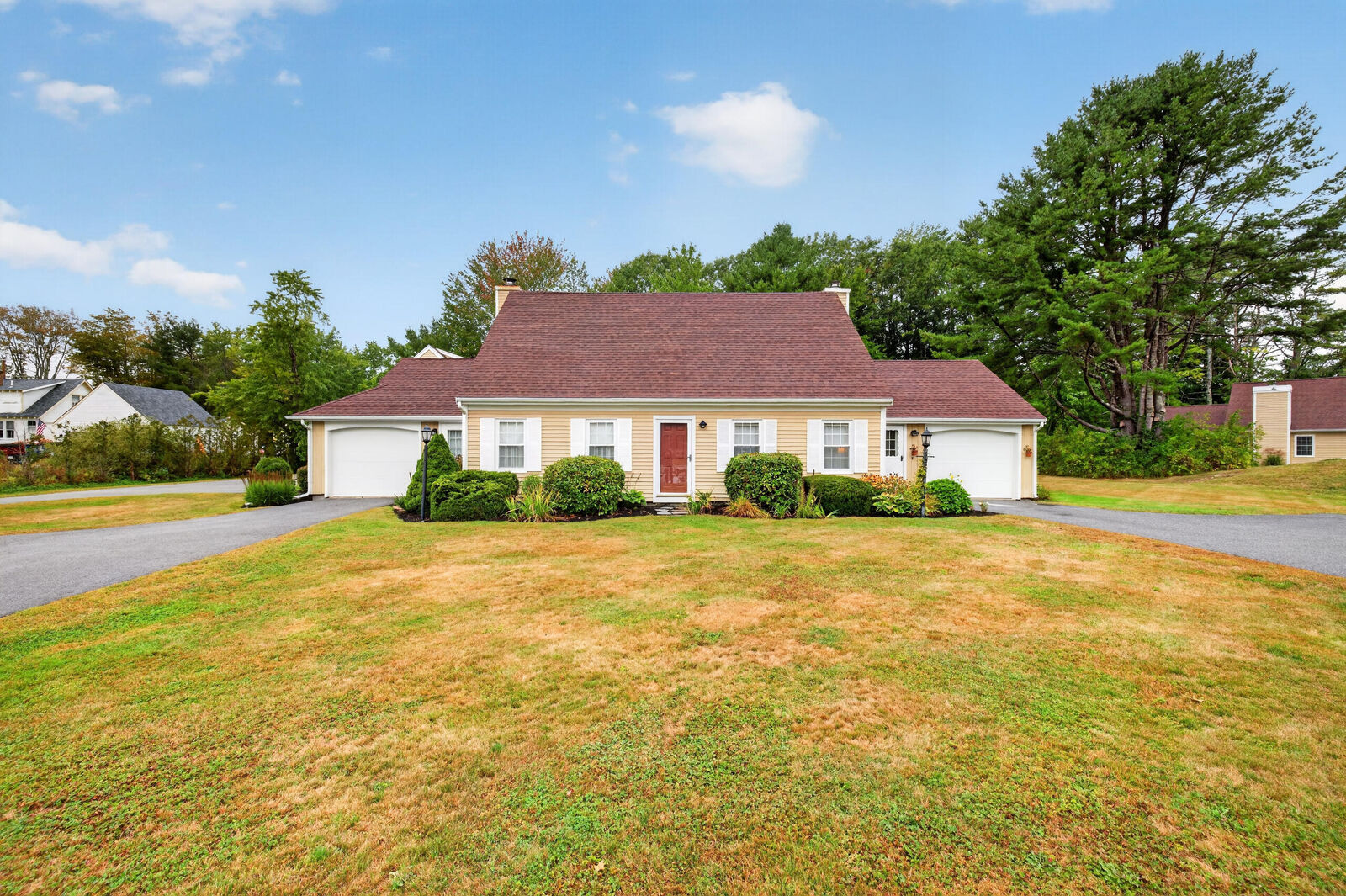 Property Photo:  8 Landing Drive 8  ME 04043 