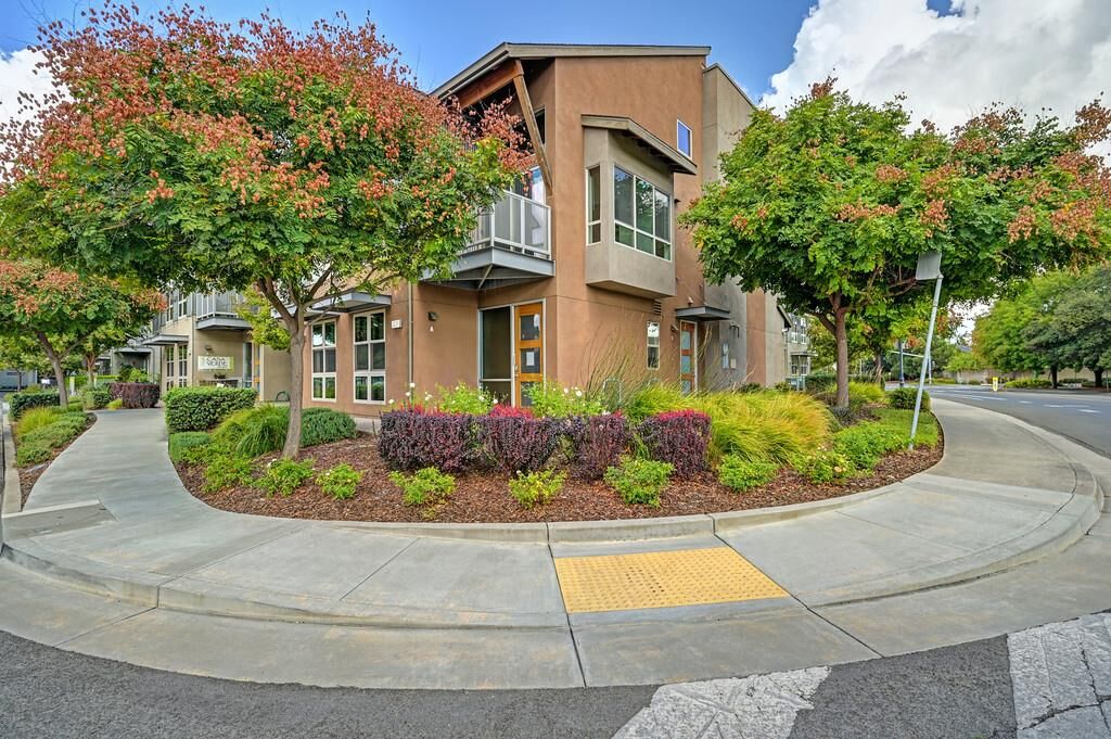 Property Photo:  2779 Del Rio Place  CA 95618 
