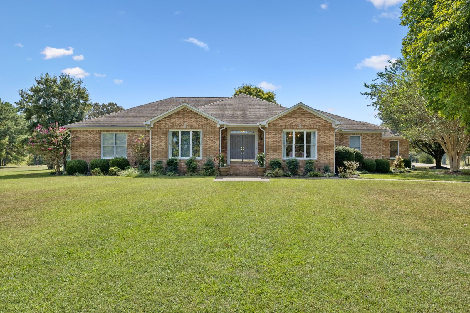 Property Photo: 23 Cardinal Ct W TN 38464