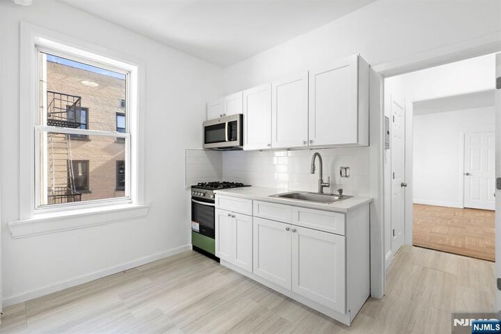 Property Photo:  137 Kensington Avenue 503  NJ 07304 