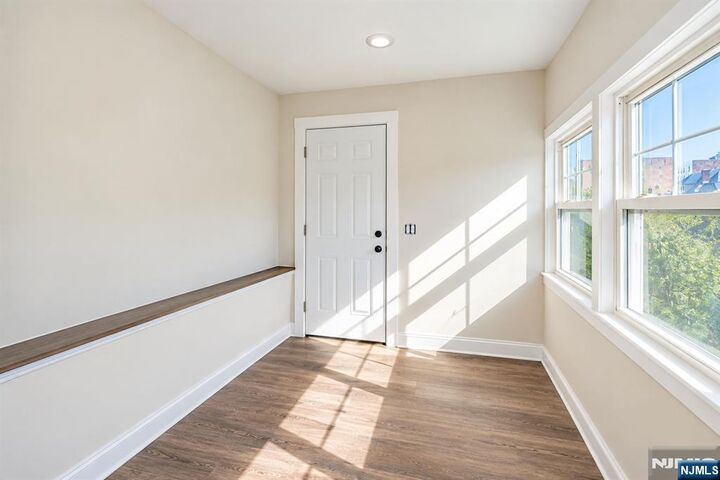 Property Photo:  9-15 Vernon Avenue 2  NJ 07108 