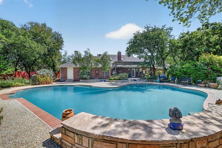 Property Photo: 224 Rob Lane TX 76087