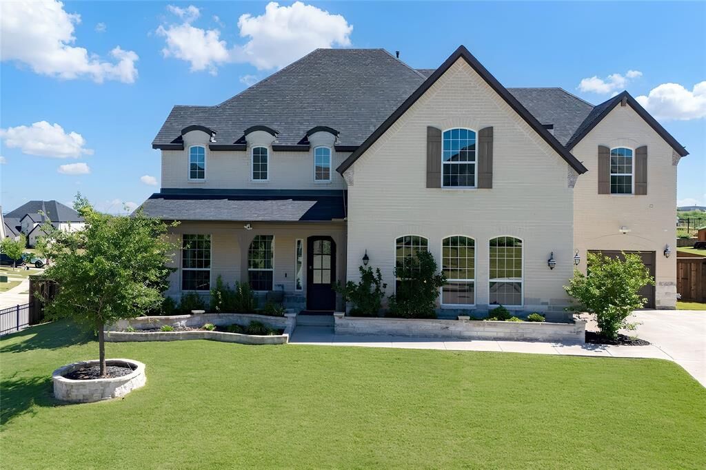 Property Photo: 2037 Waterleaf Road TX 76052