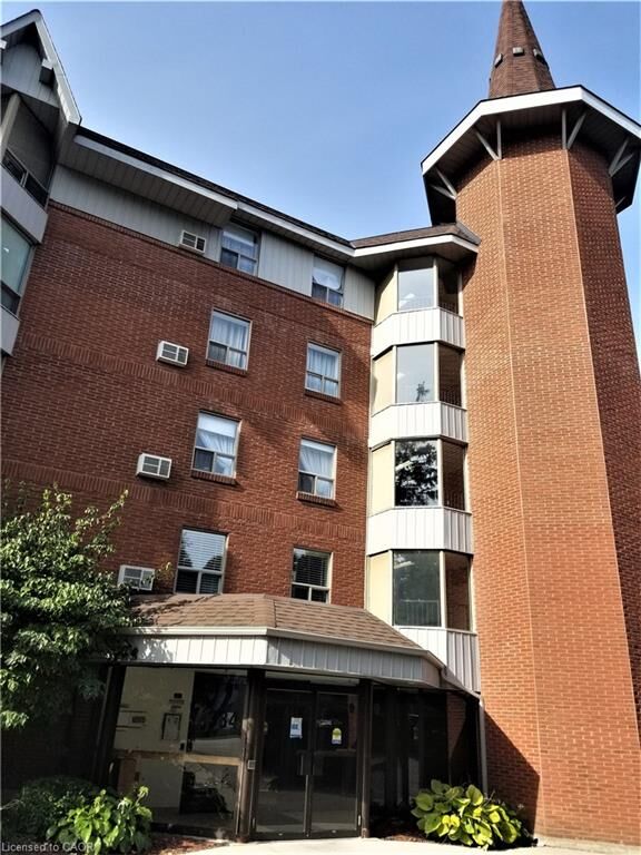 Property Photo:  384 Erb Street W 306  ON N2L 1W6 