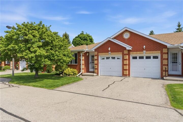 Property Photo:  1 Buchanan Crescent 10  ON N3P 2B2 