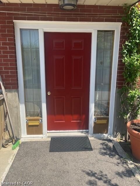 Property Photo:  150 Chandler Drive 1  ON N2E 1G9 