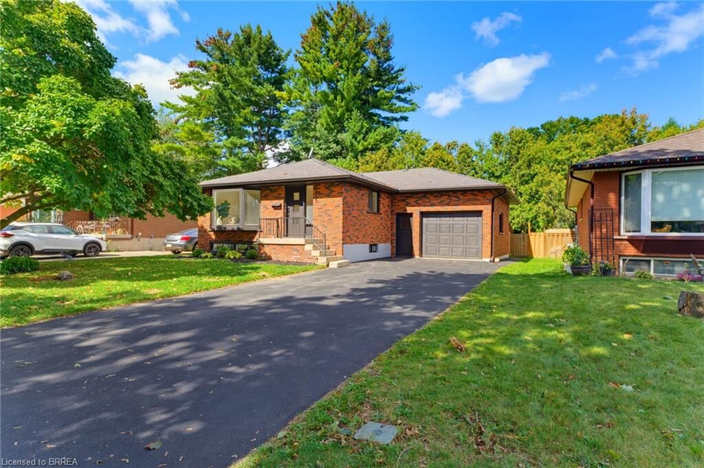 Property Photo: 115 Evelyn Street ON N3R 3H4