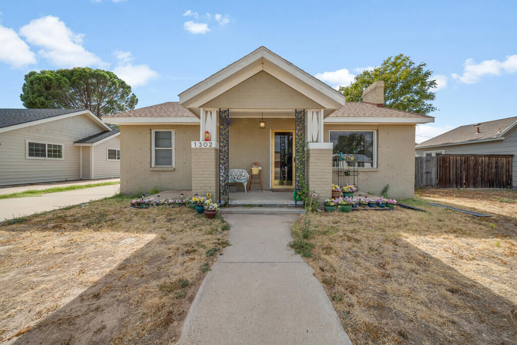 Property Photo: 1302 Dixie TX 79720