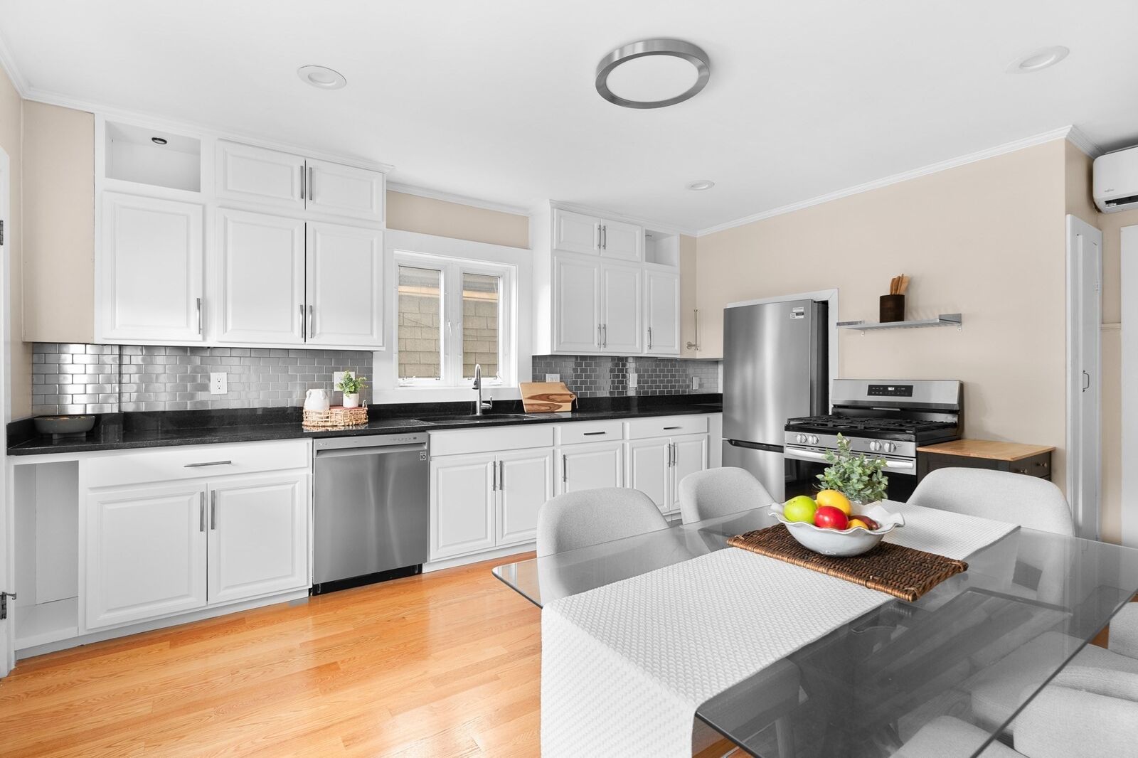 Property Photo:  111 Eutaw St 2A  MA 02128 
