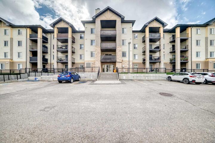 Property Photo:  304 Mackenzie Way SW 7205  AB T4B 3H7 