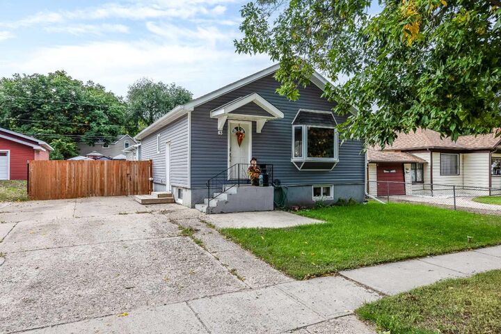 Property Photo: 63 Aberdeen Street SE AB T1A 0P8