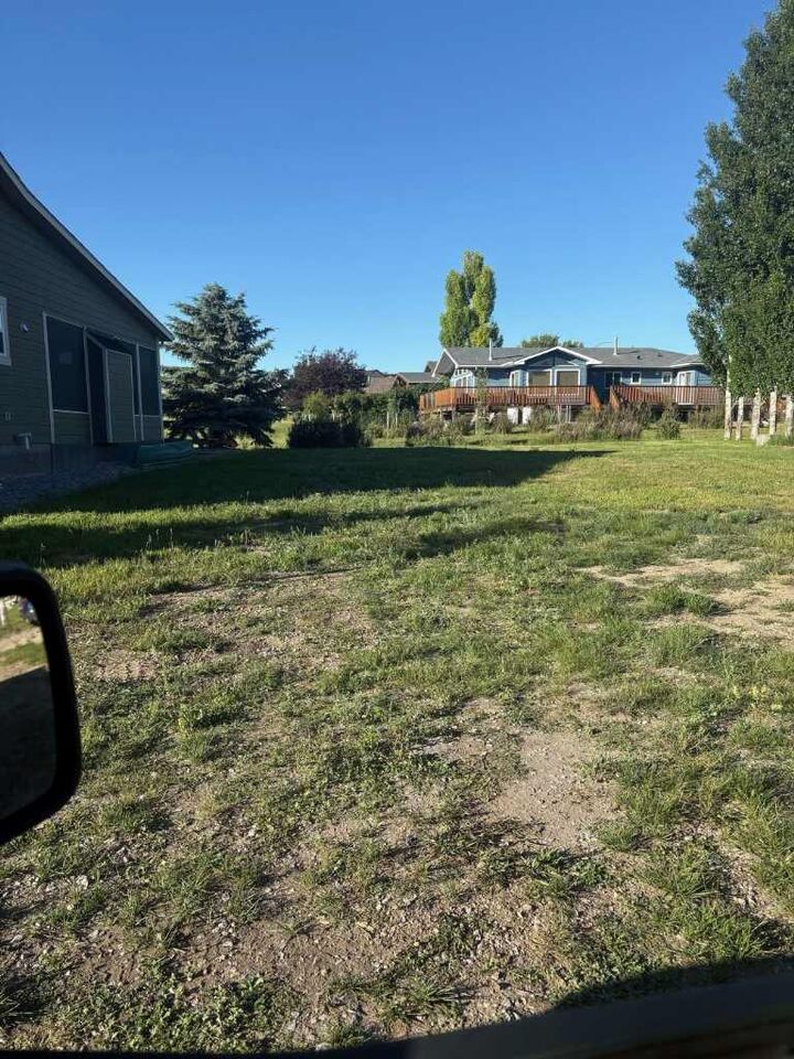 Property Photo:  663 Lakeside Drive  AB T0L 0R0 