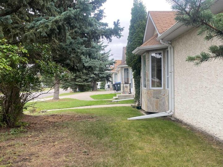 Property Photo: 415 1 Avenue NW AB T0M 1X0