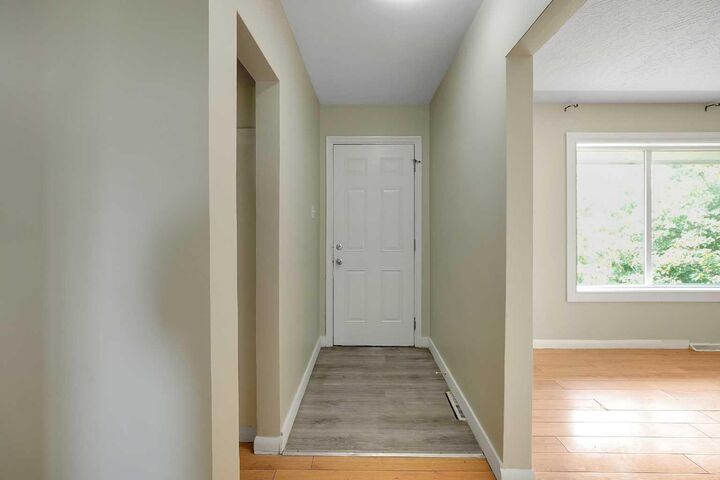 Property Photo:  1506 36 Street SE  AB T2A 1C6 