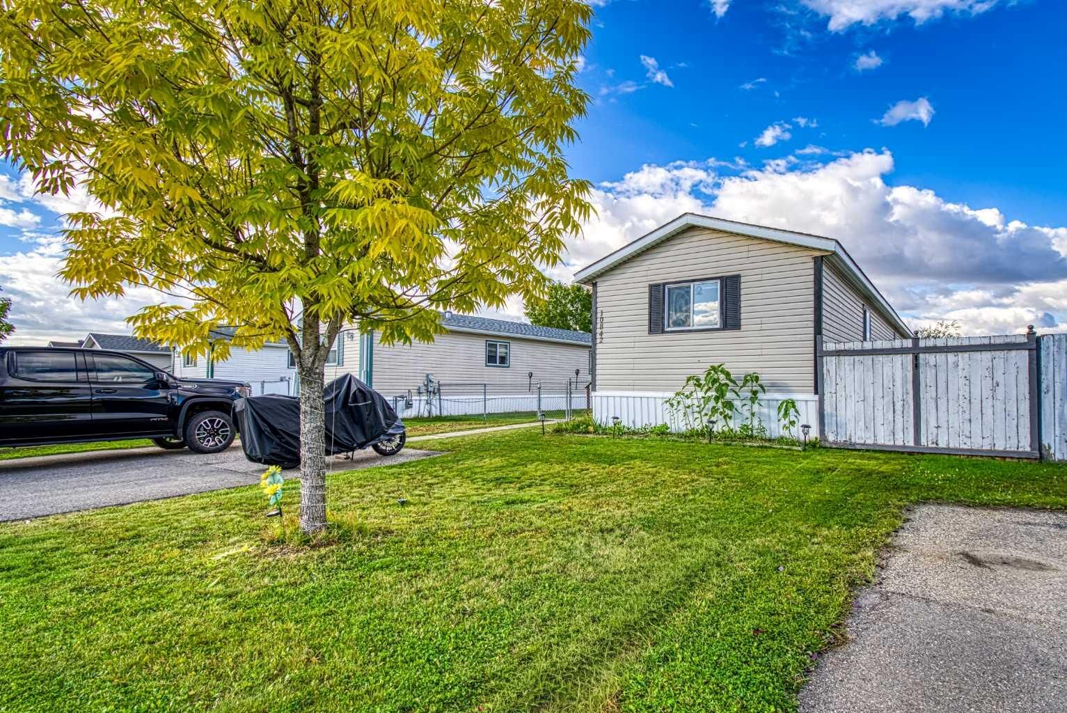 Property Photo:  10842 96 Street  AB T0H 3C0 