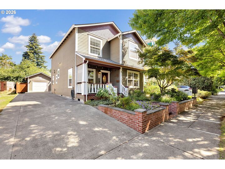 Property Photo: 412 W 21st St WA 98660