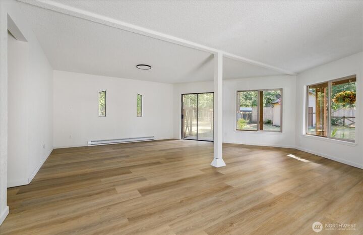 Property Photo:  813  Hazzle Court  WA 98239 