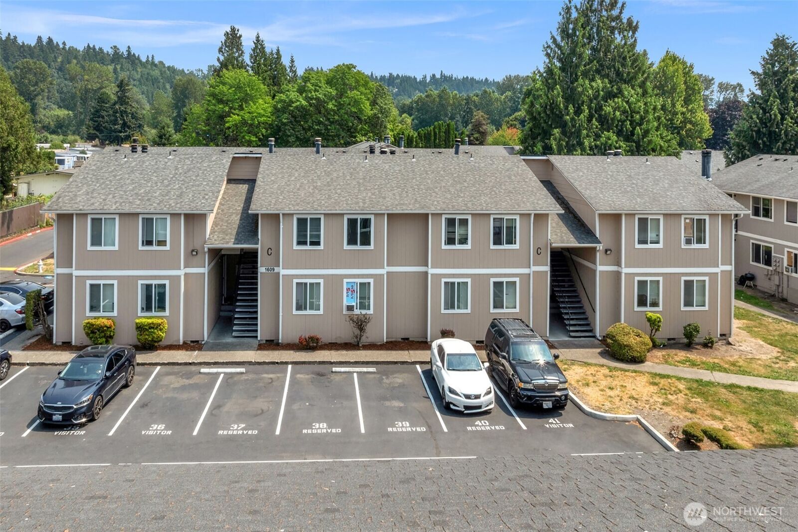 Property Photo: 1609 Maple Lane C5-C8 WA 98030