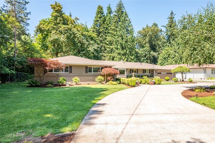 Property Photo: 2927 Madrona Drive WA 98632